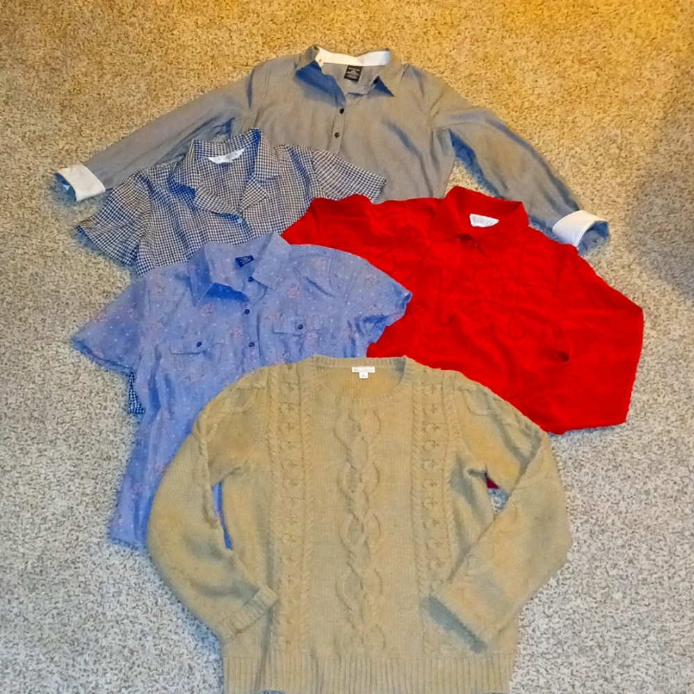 Women's size medium top bundle